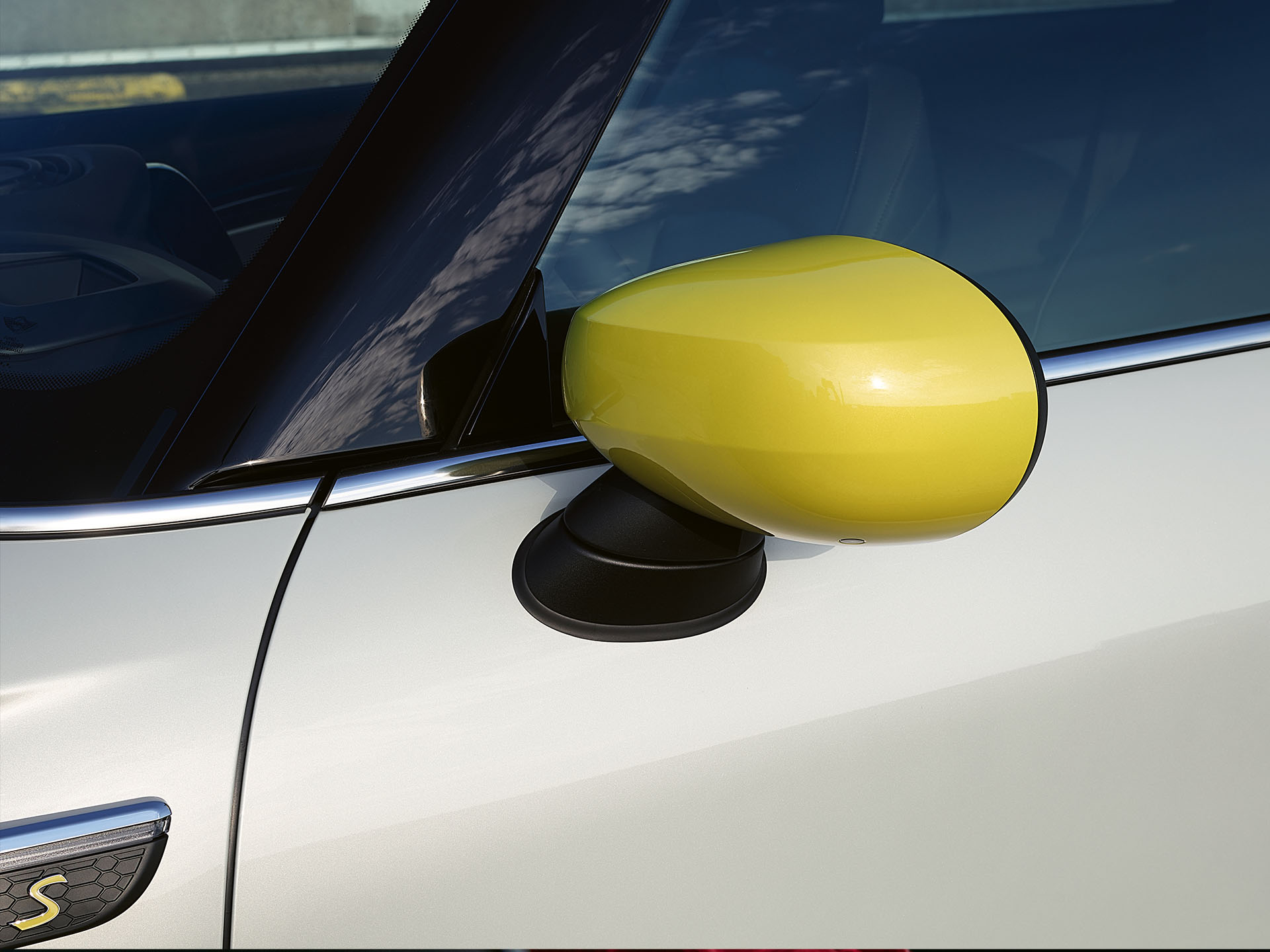 THE ALL ELECTRIC MINI MINI IN
