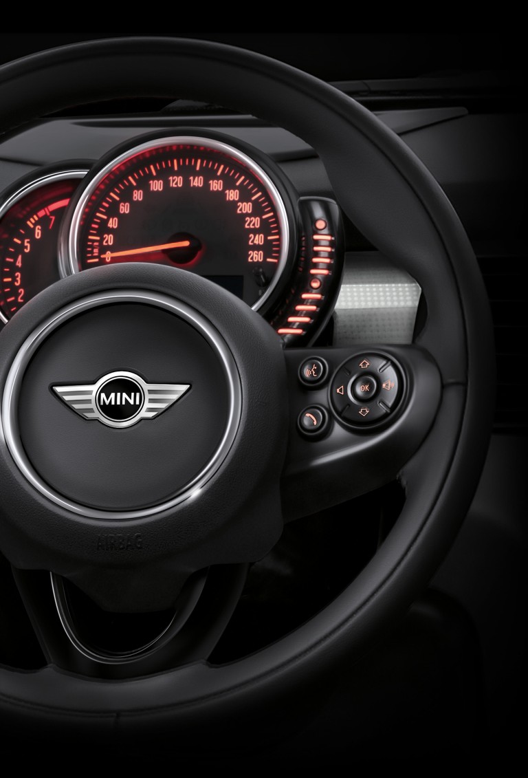 MINI Connected. MINI steering wheel. MINI Bluetooth